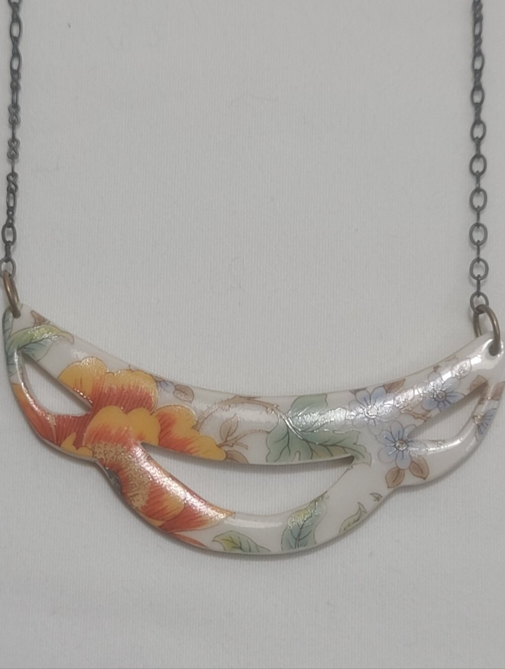 Vintage Porcelain Floral Brass Tone Bib Style Necklace